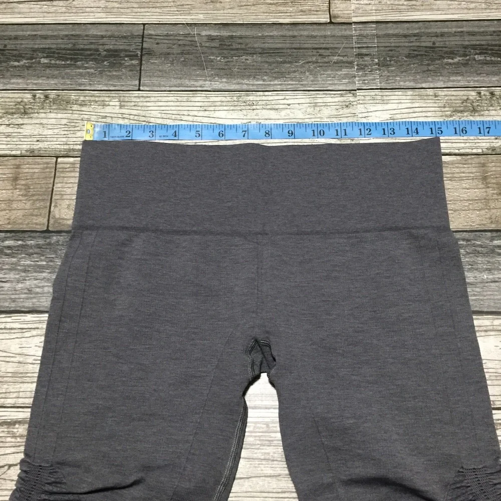 Lululemon Crop Leggings Women’s 10 (Inseam 16) Gray Ruffled Side Stretch. - Picture 3 of 9